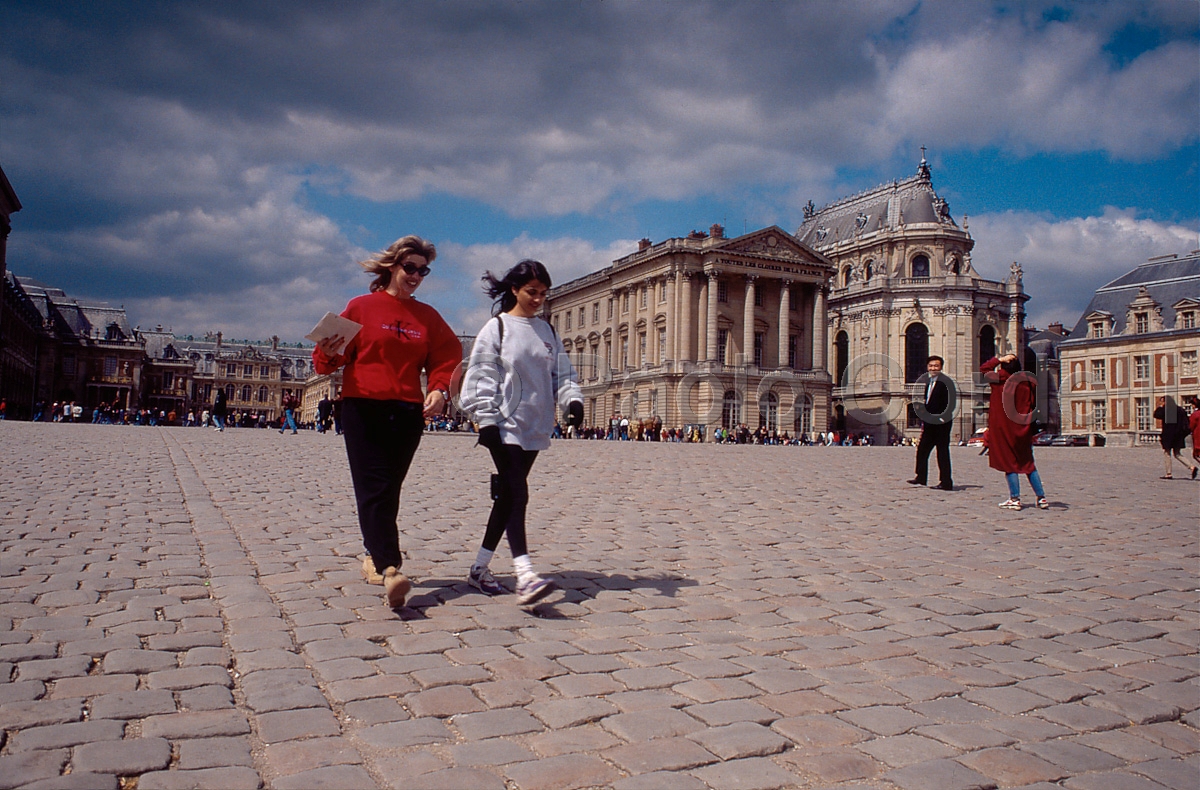 Versailles Court, Paris, France
 (cod:Paris 15)